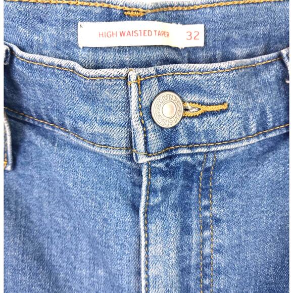 Levi's SZ 32/14 High Waisted Taper Jeans Vintage Inspired Relaxed Hip & Thigh - Picture 6 of 8